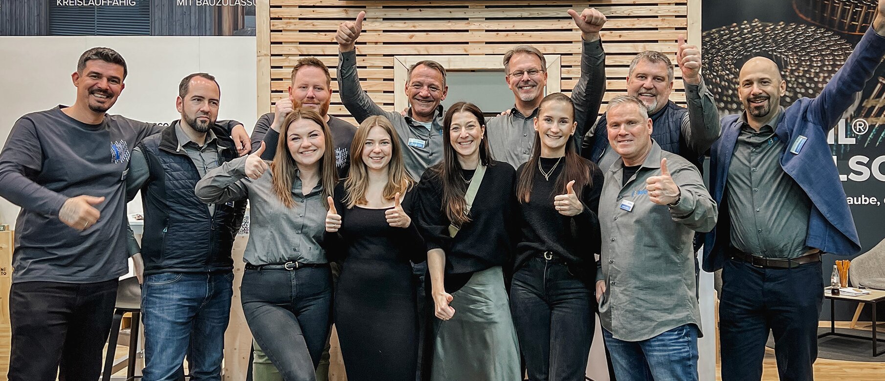 Gruppenfoto vom BECK Team auf der Bau in München