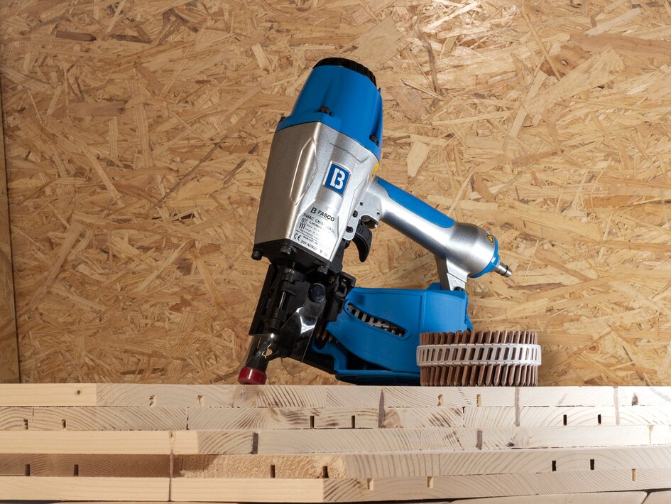 Lignoloc F44 mit Coil mass timber