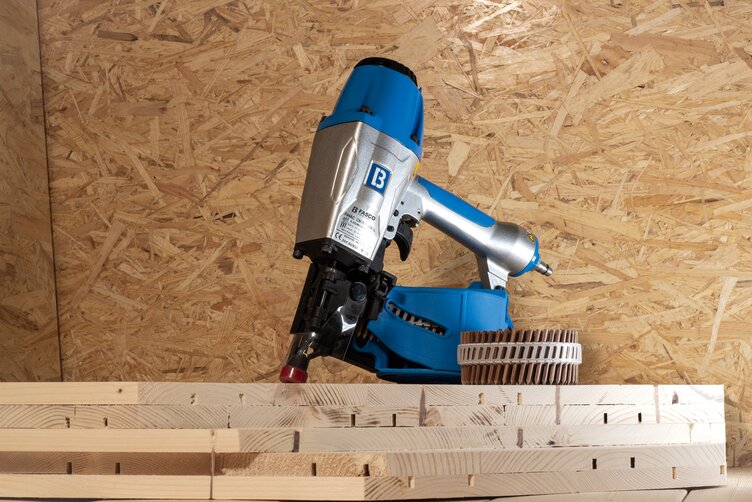 Lignoloc F44 mit Coil mass timber