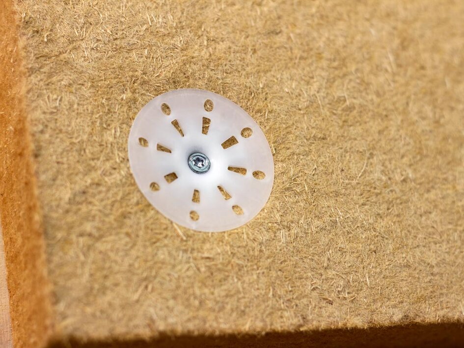 Scrail bullseye insulation material