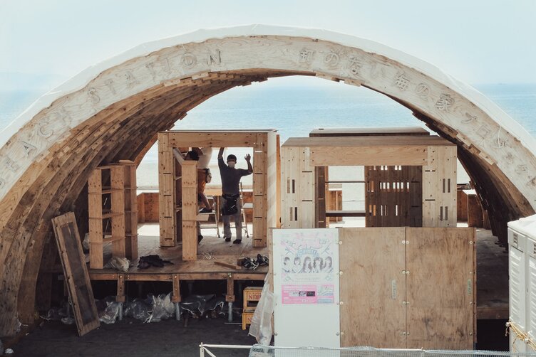 View of the pavilion under construction on the beach