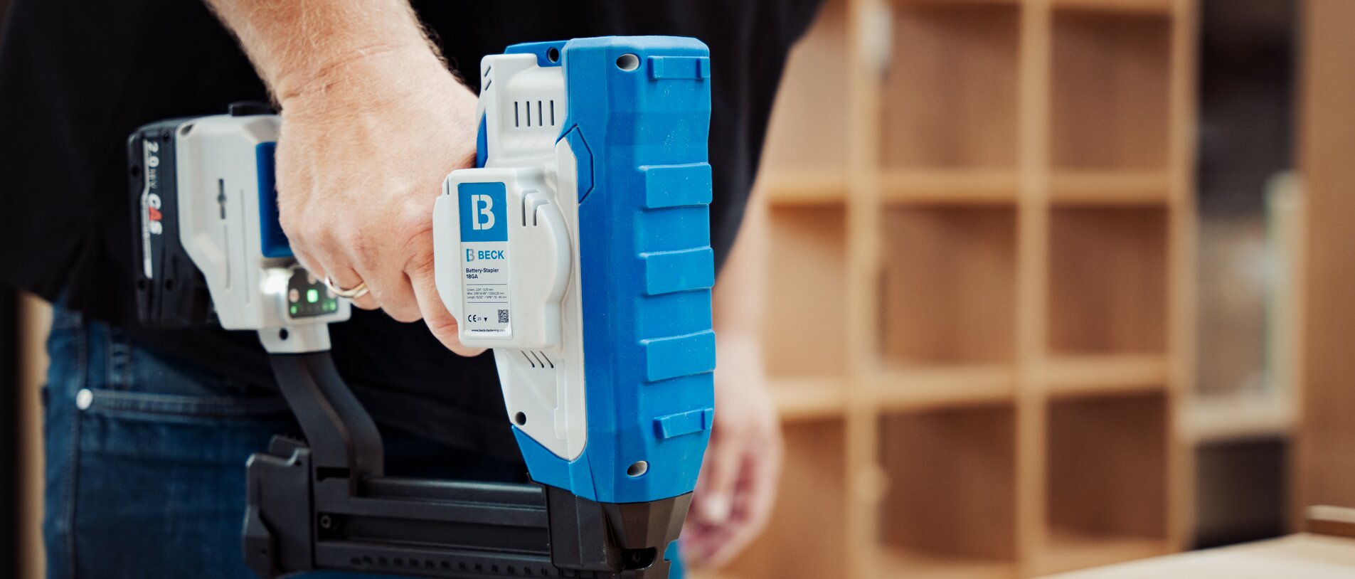 BECK Akku Klammergerät 40 mm auf bearbeitetem Wandmodul